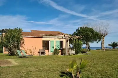 Image de Mini villa T2 pour 2 Ă 4 personnes, vue mer.