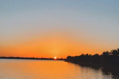 Image de House on water (feels like the ocean ) w pool <br>