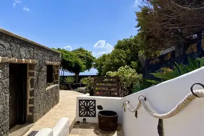 Image de Finca with breathtaking sea views in La Asomada hillside, Lanzarote