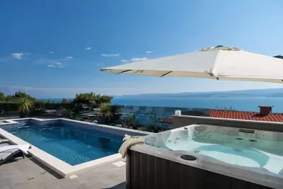 Amazing Sea View Villa With A Mesmerizing Pool