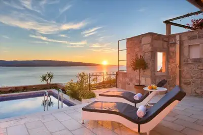 Image de Enticing Sunset Villa With Magnificent Sea ViewS
