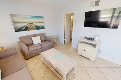 Image de Spc 2013 is a Pet Friendly Upstairs 1 Br with Seasonal Beach Setup