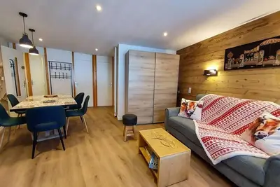 Image de 20m des commerces, 1er étage, vue pistes de ski, balcon, casier à ski, 52m², Valmorel