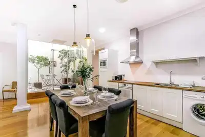Image de Apartment 2br/2bas With Interior Garden (1-A)