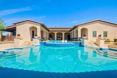 Image de Scottsdale Oasis: 6br, Dual Pools & 12-Person Spa