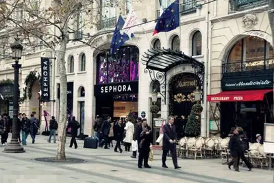 Image de 1bedroom in the exclusive Champs Elysees