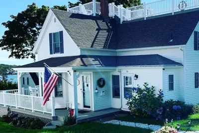 Image de Vacation by the Sea with Exclusive Rooftop Deck with 1st Floor Deck in Downtown