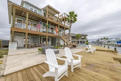 Image de Brand New Key Allegro Rockport Home! Private Pool, Sleeps 12, Large Canal Dock!