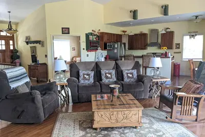 Image de Blue Ridge Mountain Views! ! Jetted Tub, Private, 15 Minutes to Downtown! !