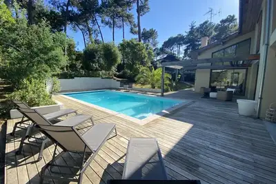 Image de Magnifique villa avec piscine entre lac (200m) et océan (650m)