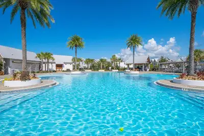 Image de Summer Shandy☀️ 30a Southside Prominence! Hub! *Golf Cart* 2 Pools *Beach* Bikes