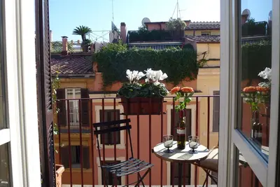 Image de Perfect Spanish Steps Light-Filled Charm, Great Area-Washer-Ac-Lift-Free WiFi