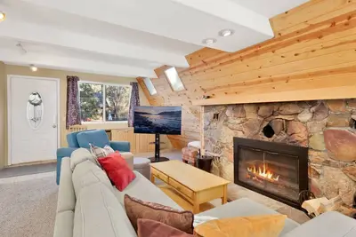 Image de The Pyramid in Big Bear Retreat w/ Hot Tub
