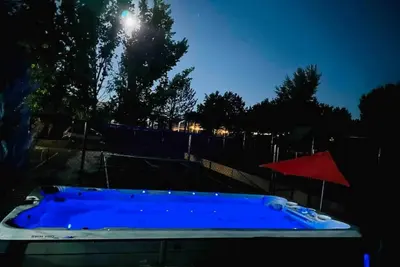 Image de Luxurious Orchard Villa | Double Pickleball | Spa
