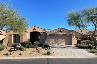 Image de Casual Comfort Heated Pool Near Superstition Mountain's Best Trails!