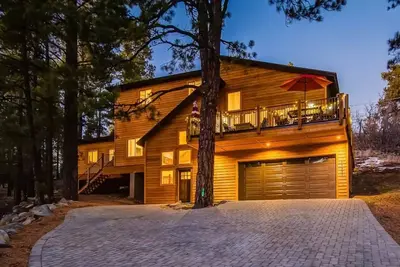 Image de Serenity in the Pines - Luxury Cabin in Munds Park