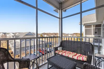 Image de Villas At Bay Crossing homey condo with pool, beach gear, WiFi, and private W/D