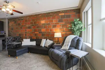 Image de Updated rental unit near downtown Omaha