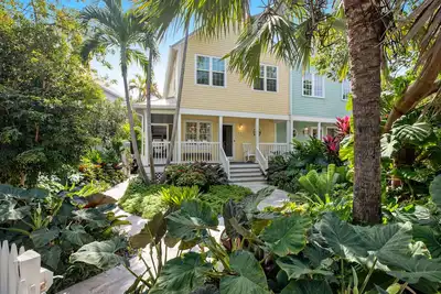 Image de Upscale Townhome w/ Golf, Garden & Lake Views, Shared Pool, WiFi - Dogs Ok