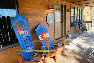 Image de New Hot Tub, Game Room, Pickleball Court, Ac, Fireplaces-close To Rmnp, downtown