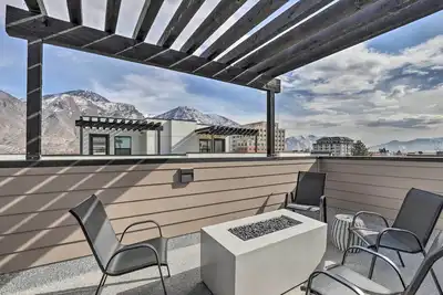 Image de Chic & Sunny Provo Townhome w\/ Rooftop Deck!