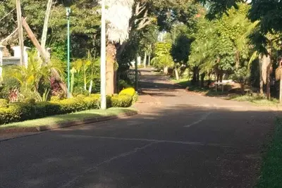 Image de A Beautiful, peaceful & home feeling  2 bedroom guest house with a lavish garden