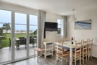 Image de Face à la marina, belle maison pour 6, piscine
