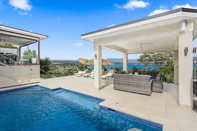 Image de Luxury 5 B/R House with Pool, Lake & Beach