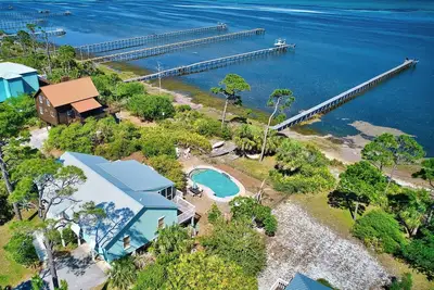 Image de Bay Tides: Serene Bayfront Home, Private Pool, Pet-Friendly – Sleeps 9
