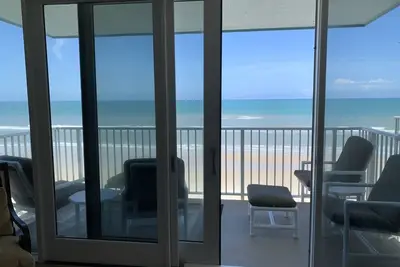 Image de Welcome to paradise - 2 bdrm/ 2bth with direct oceanfront views.