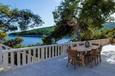 Seaside Getaway Villa With Unbelievable View