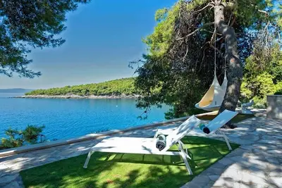 Image de Exclusive Beachfront Villa With Pool And Sauna