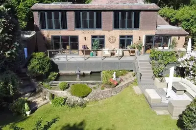Image de Stunning Surrey Hills Country House w/hot tub (seasonal). Sleeps 8-10.