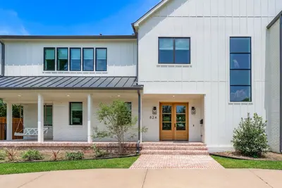 Image de Modern Farmhouse Luxury Home on. 5 Acres 12 minutes from Downtown Dallas!