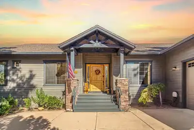 Image de Cabin in Show Low, Az in Torreon with level 2 car charger