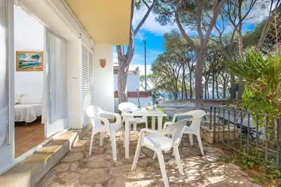 1anc 01 - Appartement avec terrasse situé tres proche de la plage