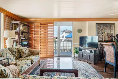 Image de ⭐Gulf & Sound View-Corner Wraparaound Balcony-Pool-Tennis-2br Tristan Towers 1b⭐