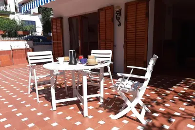 1al 01 - Appartement simple avec terrasse près de la plage de Llafranc