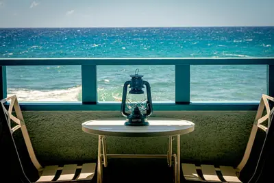 Image de Sound of the Sea - A tranquil oceanfront condo!