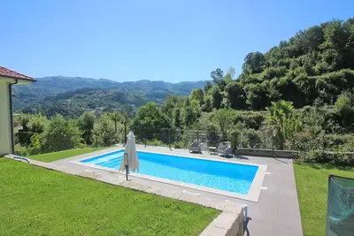 Image de Maison moderne avec piscine Ă GerĂŞs