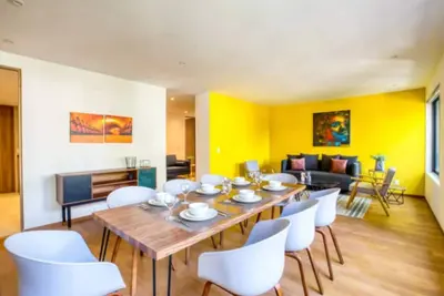 Image de Vh | Spacious 4br, Strong wifi, Parking and tv | 101