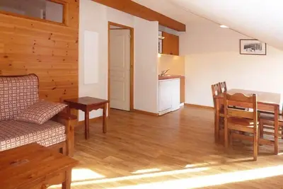 Image de Centre station, 3ème étage, remise en forme, piscine, sauna, balcon, télévision, casier à ski, 49m²