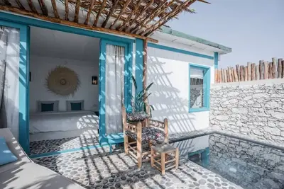 Image de CapSimBay Teal beachfront Cabin-private pool with stunning views