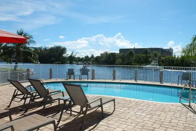 Image de 2br 2ba Intracoastal sunsets, walk to the beach