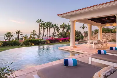 Image de Stunning Villa in Palmilla w/ Chef, Butler, Chauffeur and Yacht included!