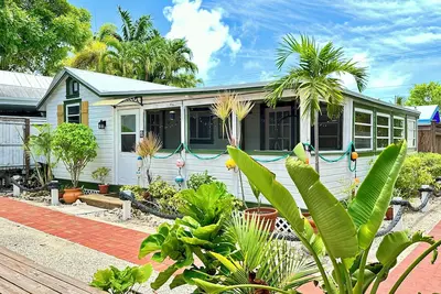 Image de Hidden Treasure in Old Town: 3br Home with Pool in Peaceful Gated Enclave