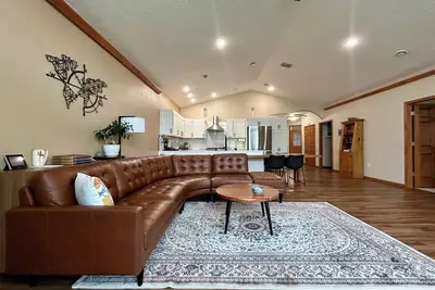 Image de Have the whole house on lake front