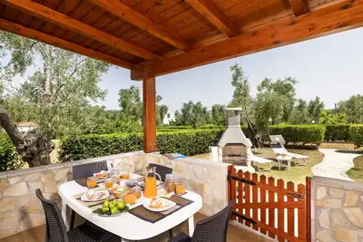 Image de Detached Villa, 55 square meters, on the ground floor with private garden of 150 square meters with barbecue and sunbeds