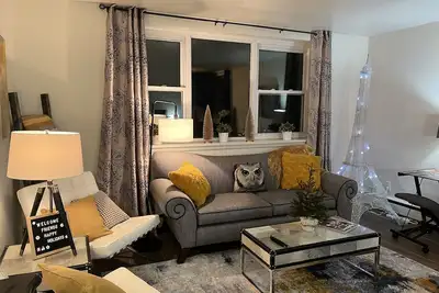Image de One Bedroom Suite ~ Wortley Village - London Ontario