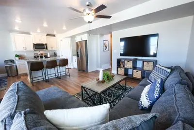 Image de 237 - Bear Lake Escapes: Sandy Bottoms. Beautiful 4 bed/3 bath townhome